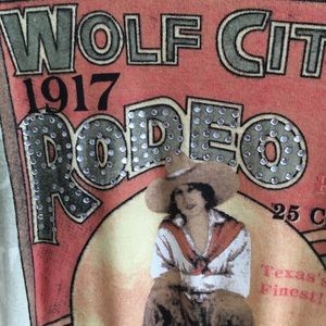 Three quarter sleeve t-shirt